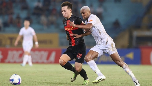 Hoàng Đức thể hiện tầm ảnh hưởng trong màu áo Ninh Bình FC.