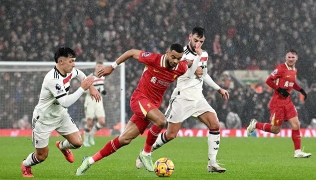 Cả MU và Liverpool đều đang có những vấn đề nhất định.