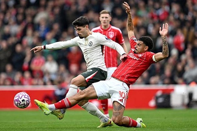 Pedro Neto tỏa sáng ở trận đấu với Nottingham Forest.