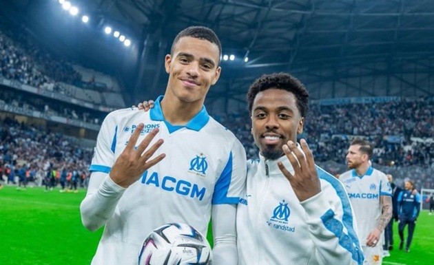 Hai cựu sao MU ở Marseille.