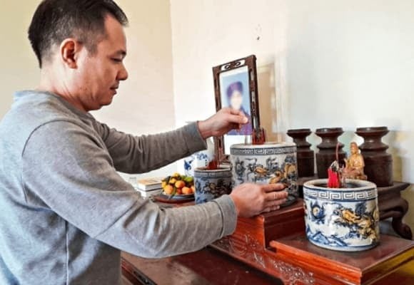 Không đặt dưới gầm cầu thang, vì năng lượng bị chèn ép, cản trở vận may.