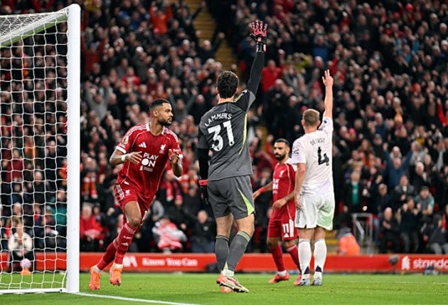 Gakpo gỡ hòa 1-1 cho Liverpool.