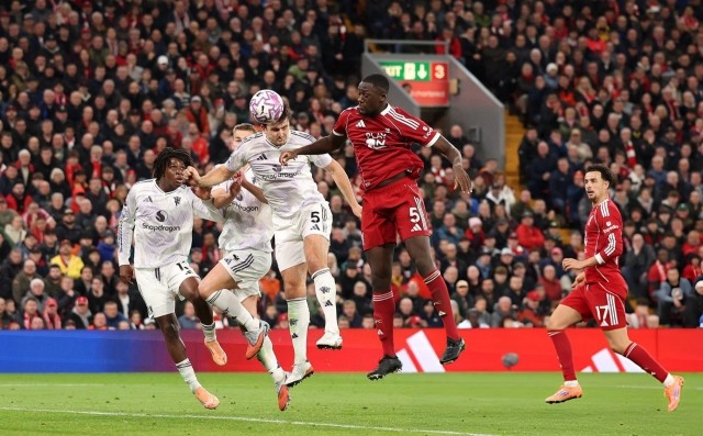 Maguire khiến Liverpool trắng tay tại Anfield.