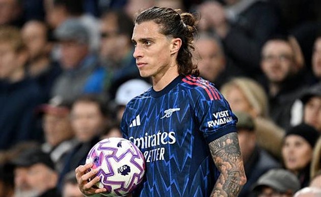 Riccardo Calafiori gây ấn tượng ở giai đoạn đầu mùa.