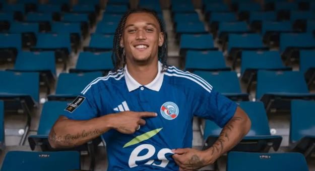 Diego Moreira ở Chelsea không lâu trước khi bị bán.