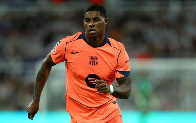 Rashford đang là trung phong của Barca.