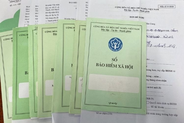 Đáng chú ý, người có thời gian đóng BHXH trước khi luật mới có hiệu lực, sau 12 tháng nghỉ việc mà không còn thuộc diện tham gia BHXH bắt buộc hay tự nguyện, và có thời gian đóng chưa đủ 20 năm, vẫn được phép nhận BHXH một lần.