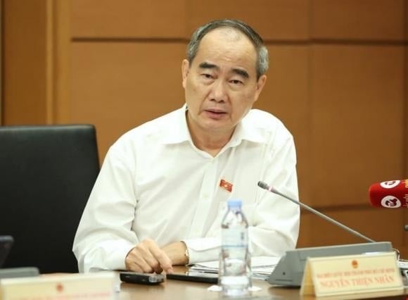 Phát biểu tại phiên họp, đại biểu Quốc hội, GS. Nguyễn Thiện Nhân (TPHCM) nhận định Việt Nam đang đối mặt với “tình thế cấp bách” về dân số.