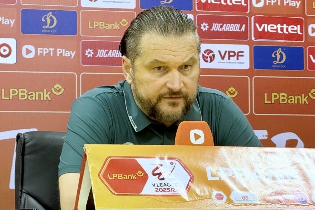 Ông Popov cảnh báo nền bóng đá Việt Nam.