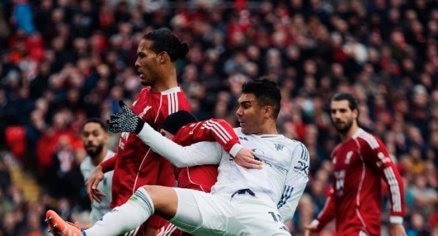 Phải dành lời khen cho Casemiro với màn trình diễn chất lượng.