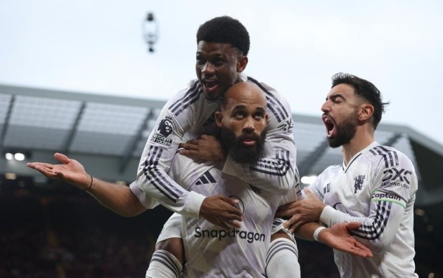 Amorim giúp MU hạ Liverpool ở Anfield.