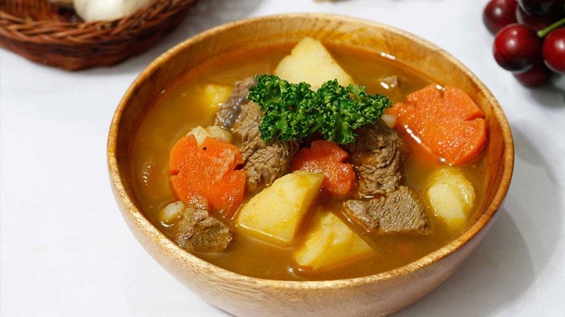 Thịt bò sốt vang ngon
