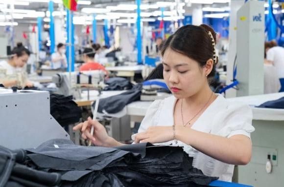 Theo Bảo hiểm Xã hội Việt Nam, với quy định này, hàng triệu lao động sẽ chính thức tham gia BHTN từ năm 2026, mở rộng đáng kể độ bao phủ an sinh xã hội, đặc biệt với nhóm lao động thời vụ, ngắn hạn hoặc linh hoạt — những người vốn dễ bị tổn thương khi mất việc hoặc giảm thu nhập.