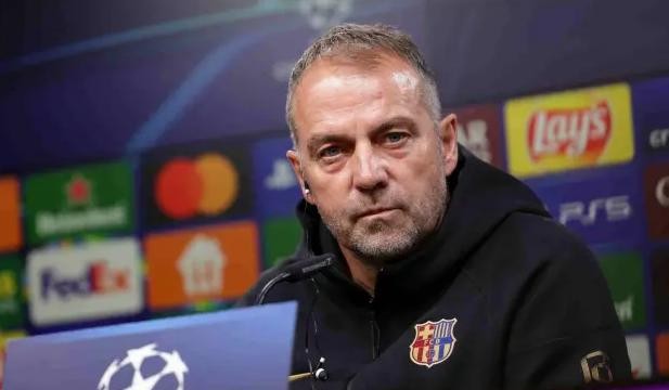 Hansi Flick không quan tâm đến vấn đề liên quan đến trọng tài.