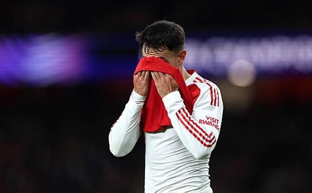 Martin Zubimendi sẽ vắng mặt ở trận đấu với Slavia Praha vì án treo giò.