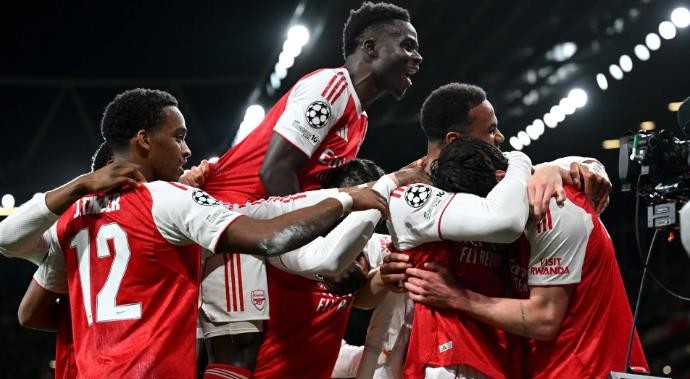 Arsenal giành chiến thắng hủy diệt.