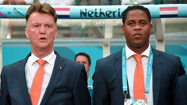 Louis van Gaal đã được đồn đoán có thể thay Kluivert.