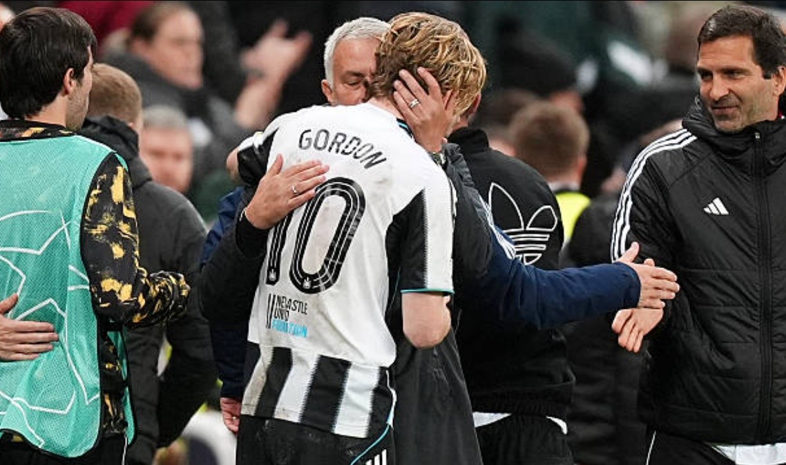 Mourinho dành lời khen ngợi cho Gordon.