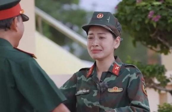 Chi Pu bật khóc nức nở khi gặp lại người đàn ông này