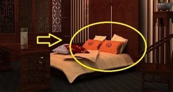Theo phong thủy, đặt giường đối diện cửa ra vào là điều đại kỵ.
