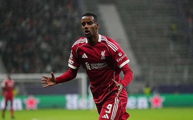 Alexander Isak rời sân giữa chừng ở cuộc chạm trán vì chấn thương.