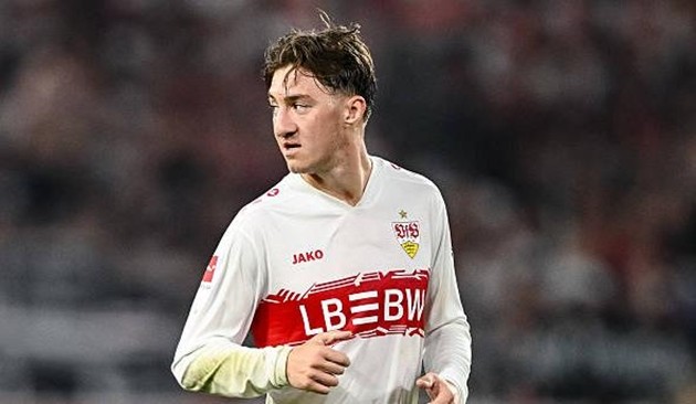 Angelo Stiller nằm trong tầm ngắm của Manchester United từ lâu.