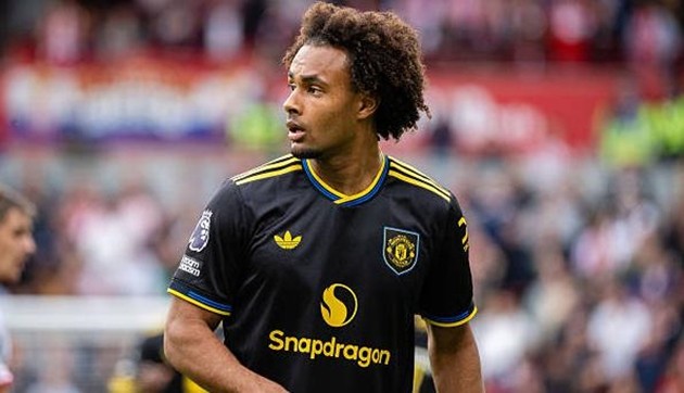 Joshua Zirkzee có thể rời Manchester United ở phiên chợ đông tới.