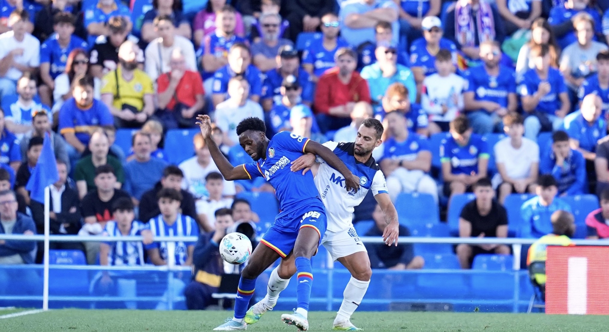 Cầu thủ sinh năm 2004