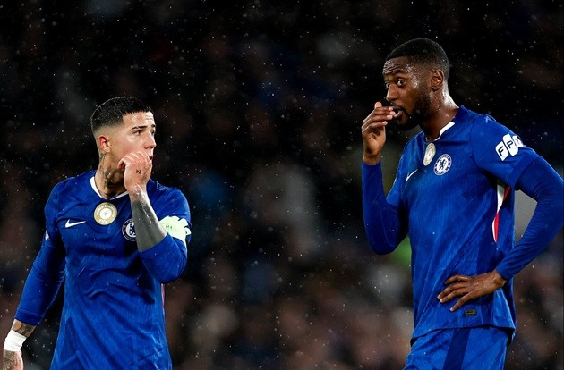 Adarabioyo giúp Ajax ghi bàn duy nhất của trận đấu.