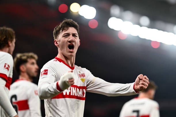 Stiller cũng nằm trong tầm ngắm của Quỷ đỏ. 