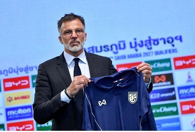 Anthony Hudson trở thành tân HLV tuyển Thái Lan.