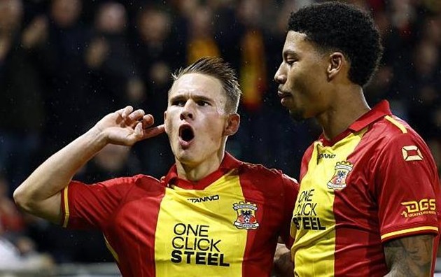 GA Eagles ngược dòng đánh bại Aston Villa trên sân nhà.