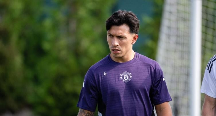 Khả năng giữ bóng, phân phối bóng là điểm mạnh của Martinez.