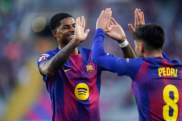 Rashford ca ngợi Pedri. 