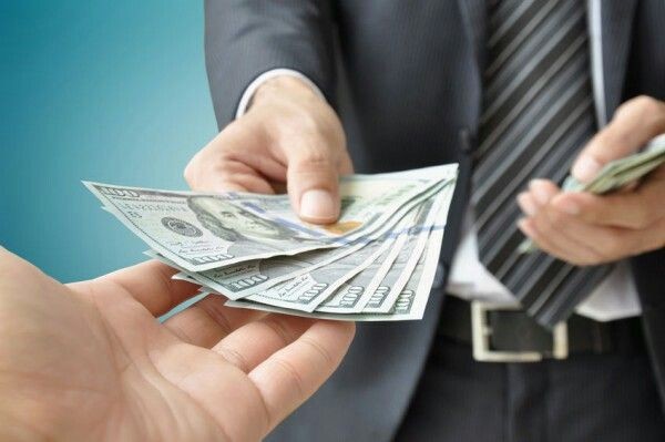 Người cờ bạc nợ chồng chất mà vay chỉ là nợ thêm, khó đòi