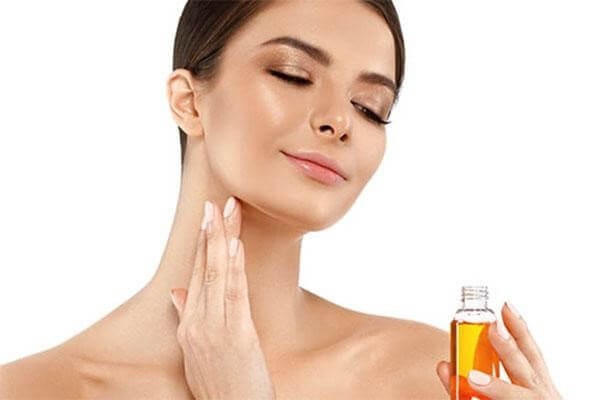 Dầu nụ tầm xuân là một trong những loại dầu dưỡng quý giá nhất cho làn da nhờ hàm lượng cao vitamin C
