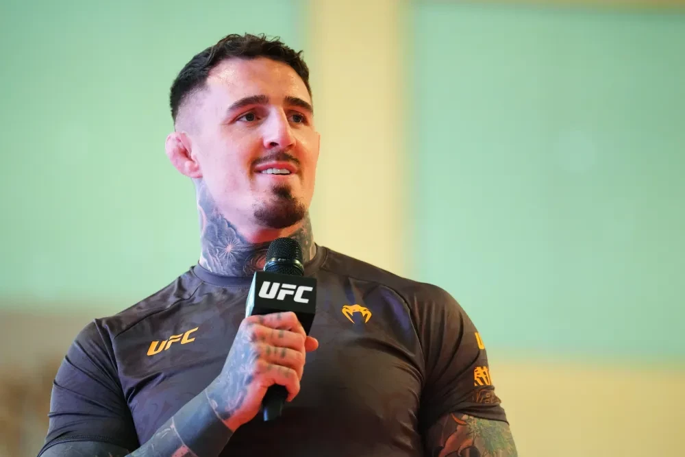 Tom Aspinall và Ciryl Gane đối mặt tại buổi họp báo UFC 321
