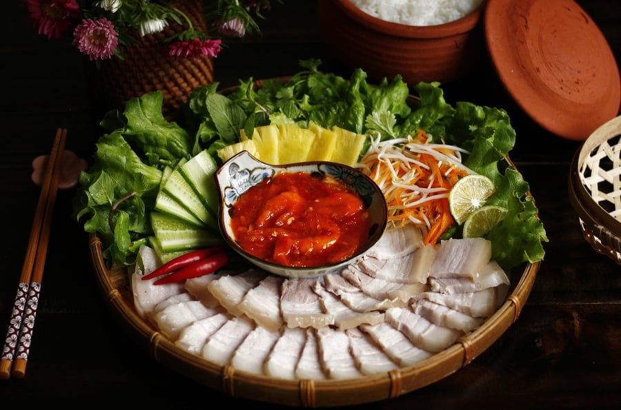 Luộc thịt nên để nguyên miếng hay khứa nhỏ? Đây là cách để thịt chín đều, mềm ngọt
