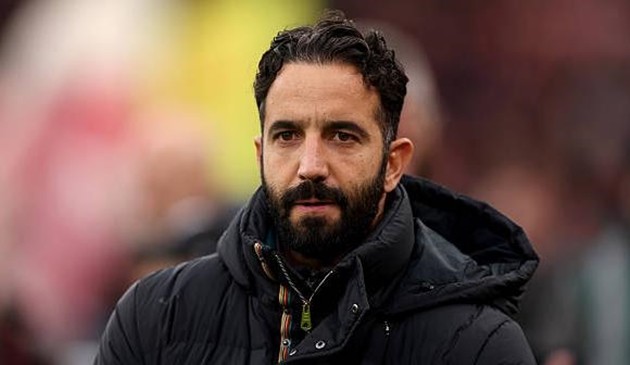 Ruben Amorim không quan tâm đến bình luận của Arne Slot.