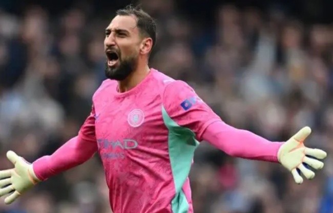 Donnarumma giúp khung thành Man City chắc chắn hơn.