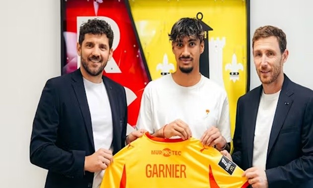 Erawan Garnier gia nhập Lens