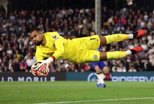 Robert Sanchez (6.2/10): Tỏ ra có chút lo lắng trong các pha xử lý bóng bằng chân, nhưng nhìn chung không phải đối mặt với quá nhiều cú sút nguy hiểm. Anh không có lỗi trong cả hai bàn thua của đội nhà.