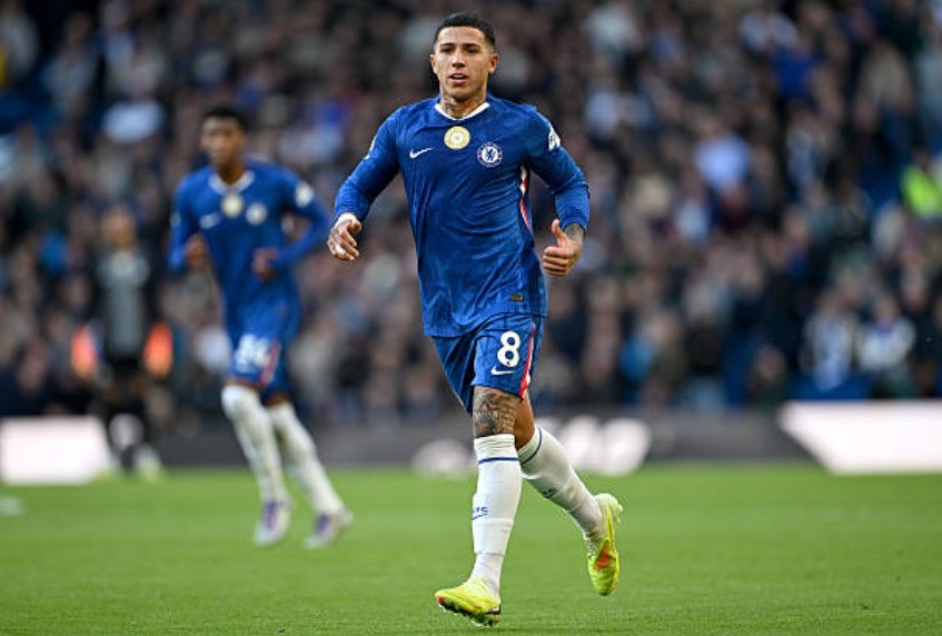 Enzo Fernandez (6.2/10): Thực hiện một số quả đá phạt có độ khó cao, nhưng lại bất lực trong việc tìm ra chìa khóa để mở toang hàng phòng ngự được tổ chức quá tốt của Sunderland trong các tình huống bóng sống.