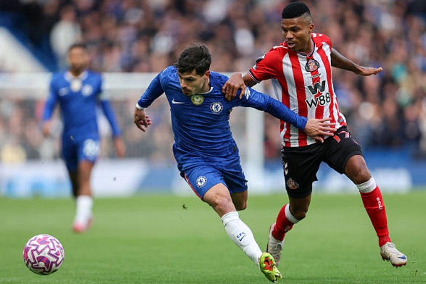 Pedro (6.4/10): Tương tự Enzo, anh đã không thể tạo ra sự đột biến cần thiết từ hàng tiền vệ để kết nối với tuyến trên. Anh được đẩy lên đá cao hơn trong giai đoạn cuối trận trước khi bị thay ra.