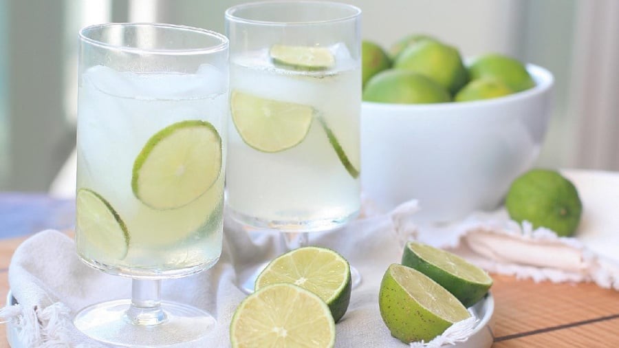 Nước chanh muối mang lại nhiều lợi ích cho sức khoẻ.