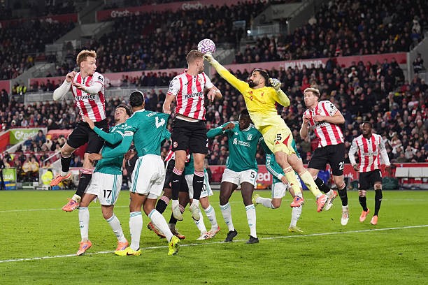 Giorgi Mamardashvili - 6.7 điểm. Thủ thành Giorgi Mamardashvili có trận đấu chơi nỗ lực nhưng không thể giúp Liverpool tránh khỏi thất bại.