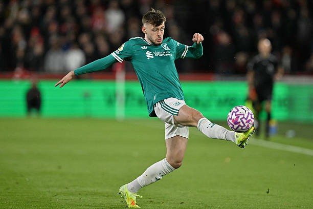 Conor Bradley - 6 điểm. Có nhiều tình huống tham gia tấn công nhưng tỏ ra lép vế khi phòng ngự.