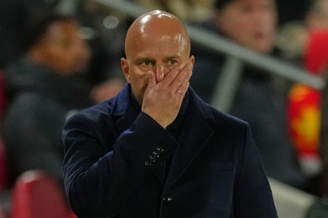 Liverpool của Slot thua 2-3 trước Brentford.