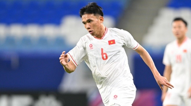 Minh Khoa gặp phải chấn thương.