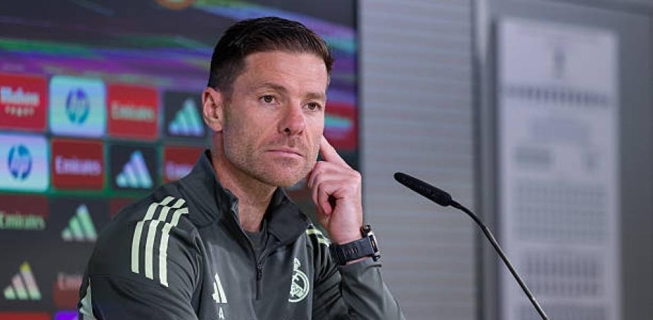  Alonso tập trung vào chuyên môn trước trận đấu.